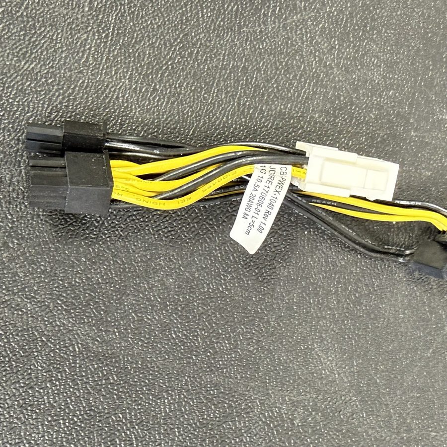 Ускоритель Supermicro 8-pin to Two 6+2 Pin 5cm Power GPU Cable ( CBL-PWEX-1040 ) — фото лота 1