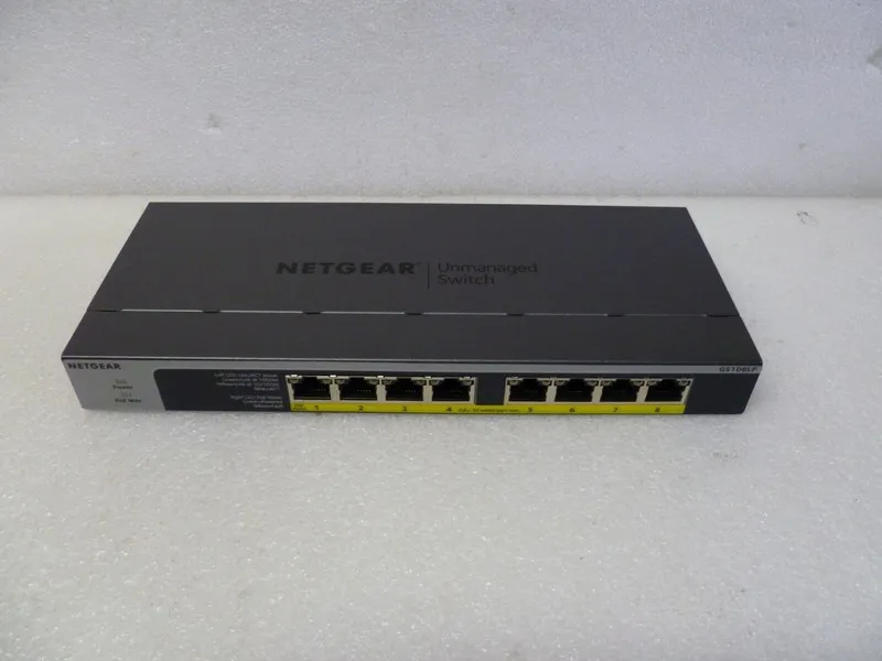 Коммутатор NETGEAR BUSINESS GS108LP 8 Port Gigabit Ethernet 60 W PoE+ Switch