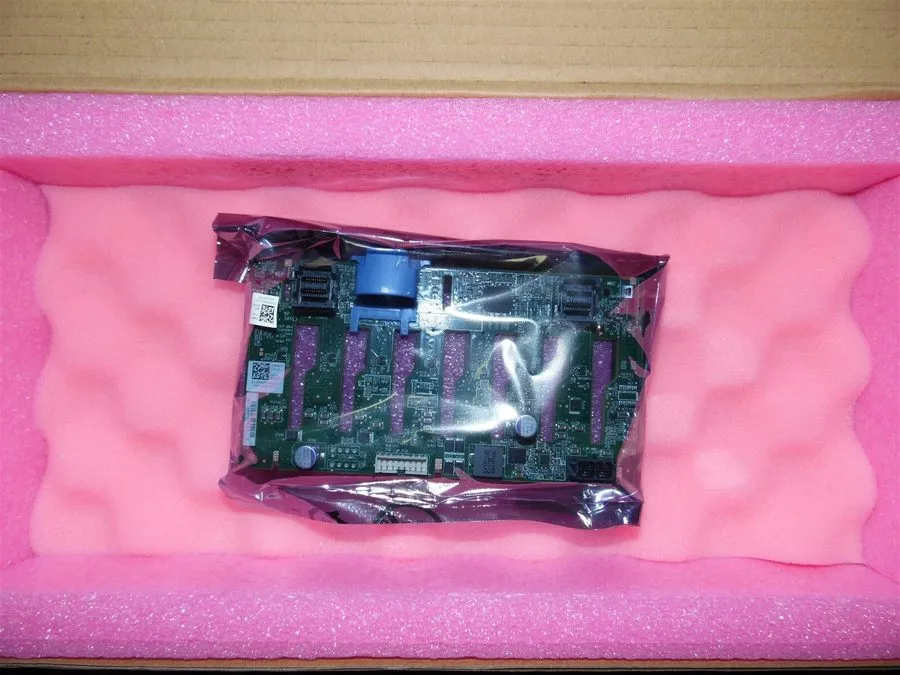 Сервер DELL EMC POWEREDGE R740 R7920 8 BAY SFF 8X 2.5" SERVER BACKPLANE R3GPC