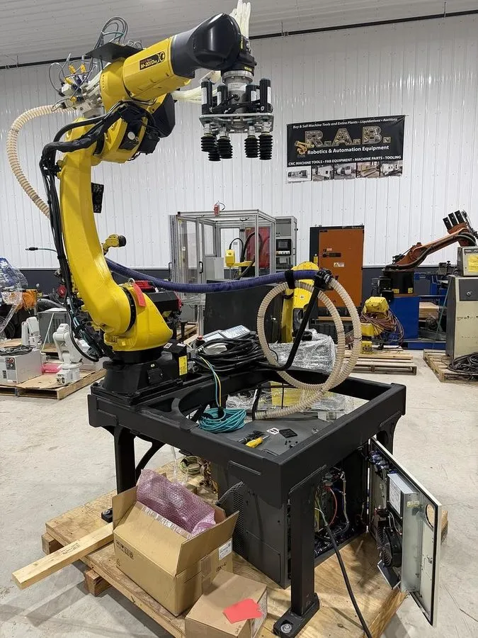 Робот FANUC M-20iD/35 Robot, R-30iB Plus Control, Un- 2022 — фото лота 1
