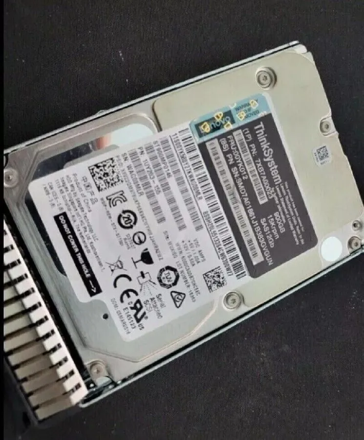 Жёсткий диск Lenovo 00YK012 7XB7A00023 2.5 " 900GB 15K SAS 12G HDD HARD DRIVE