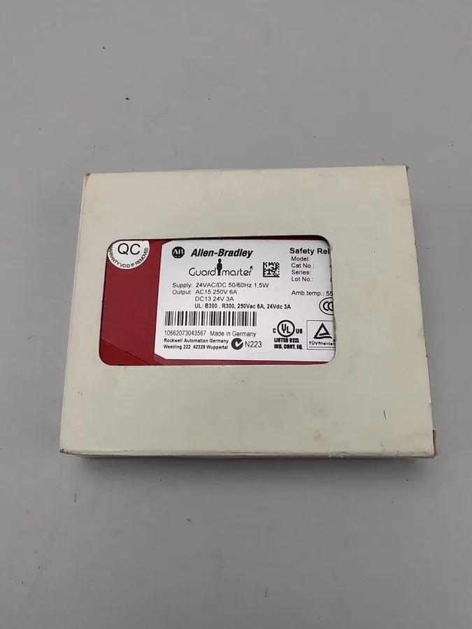 Реле безопасности Allen Bradley 440R-E23191 MSR132E Guardmaster Safety Relay 24V