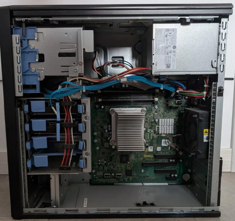 Сервер Dell PowerEdge T110 Tower Server Intel Xeon X3450 2.5 GHz 2 GB Ram No HDD