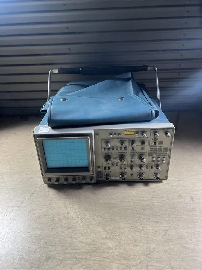 Осциллограф Tektronix 2245A 100MHz 4 Channel Analog Oscilloscope