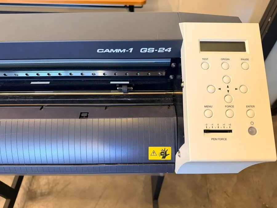 Режущий плоттер Roland CAMM-1 SERVO GX-24 24-Inch Professional Desktop Vinyl Cut