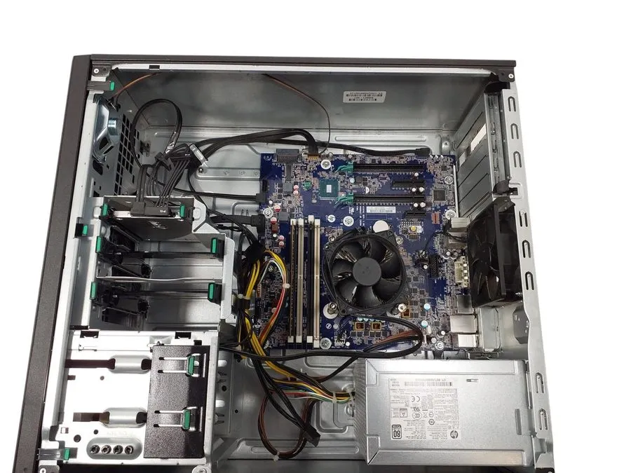SSD-накопитель HP Z240 Tower Workstation i7-6700 16GB Ram 256GB NVMe SSD DVD-RW  — фото лота 4