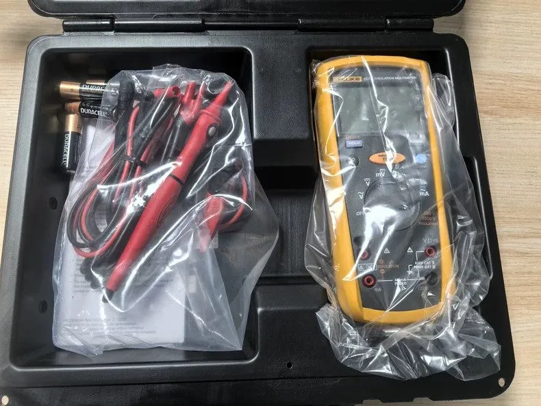 Мультиметр Fluke 1577 Insulation Tester / Multimeter — фото лота 1
