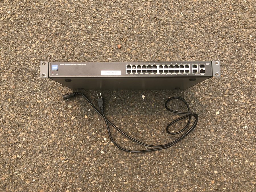 Коммутатор Cisco Linksys SLM224G 24 Port 10/100 Managed Smart Switch(s) Tests Go
