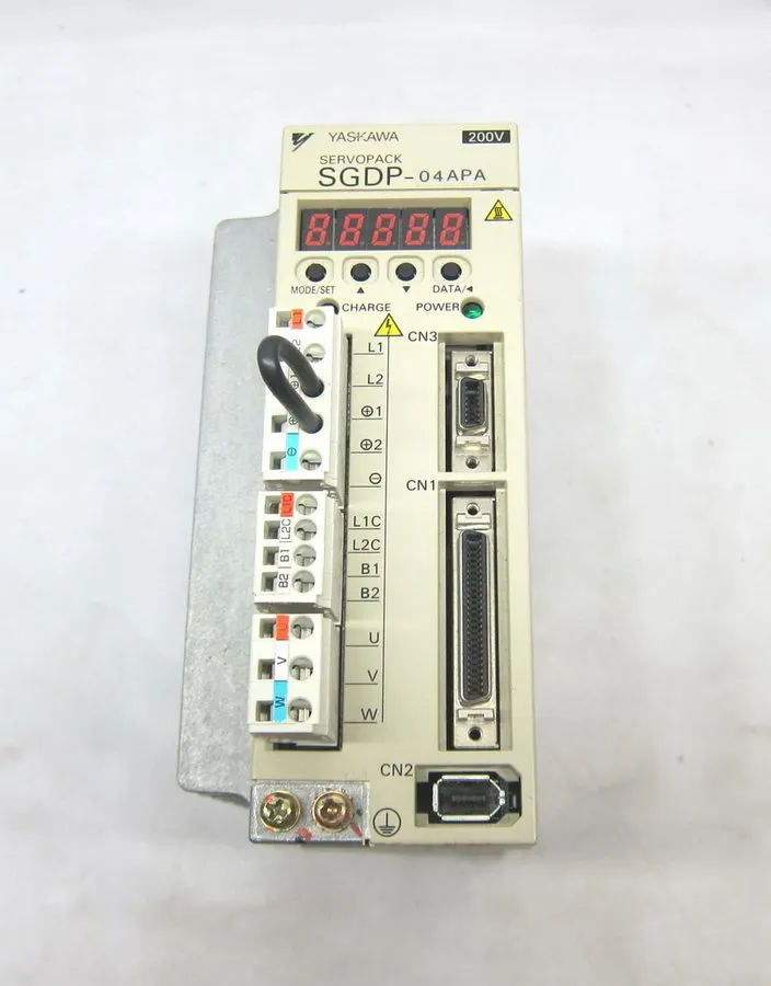 Сервопривод SGDP-04APA YASKAWA SERVOPACK SERVO DRIVE