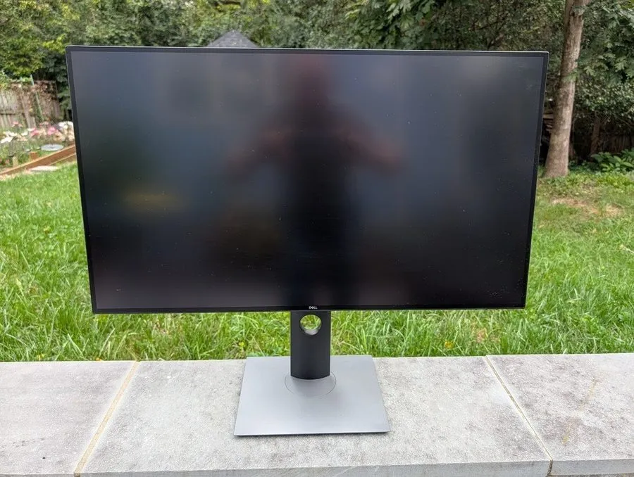 Монитор Dell Ultrasharp U3219Q 32" monitor