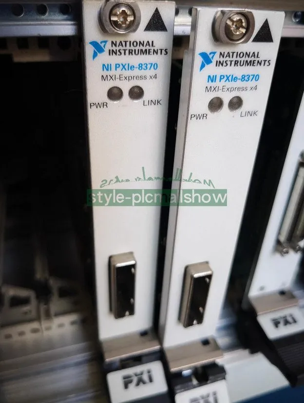 Модуль National Instruments NI PXIe-8370 779720-01 Module