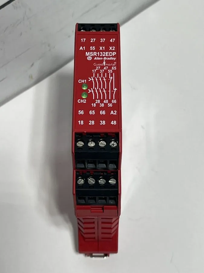 Реле безопасности Allen Bradley MSR132EDP 440R-E23159 GuardMaster Safety Relay — фото лота 1