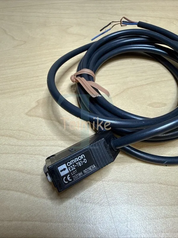 Датчик Omron E3Z-T61-D Sensor 12 To 24 VDC