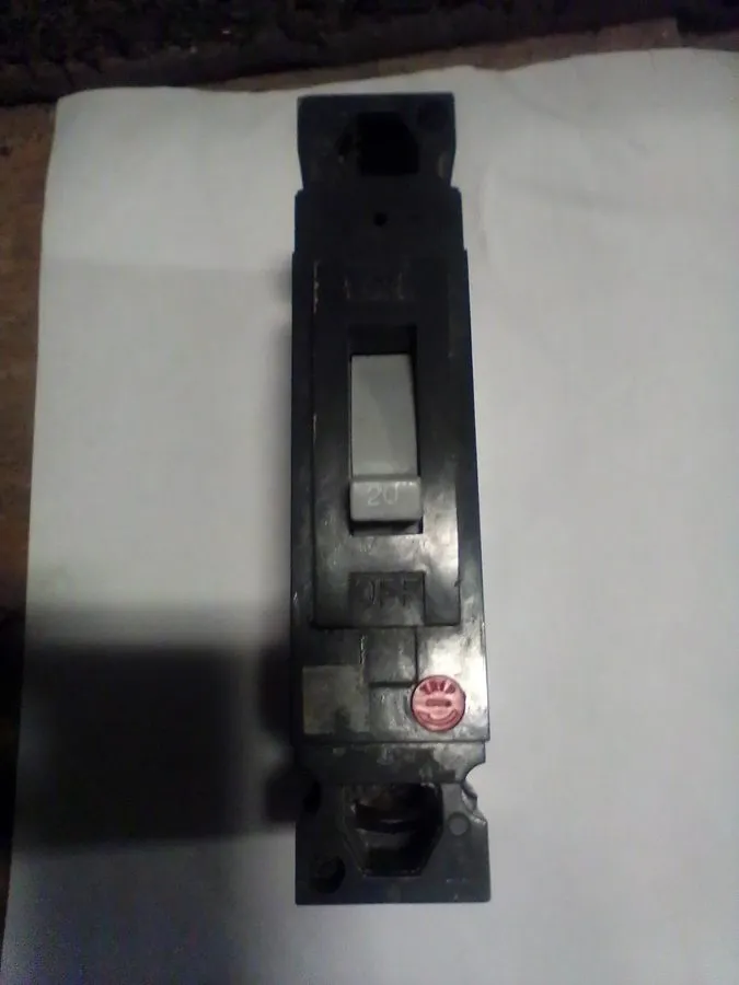 Автоматический выключатель GE TED113020 Circuit Breaker 20 Amp 277 VAC 1 Pole Ge