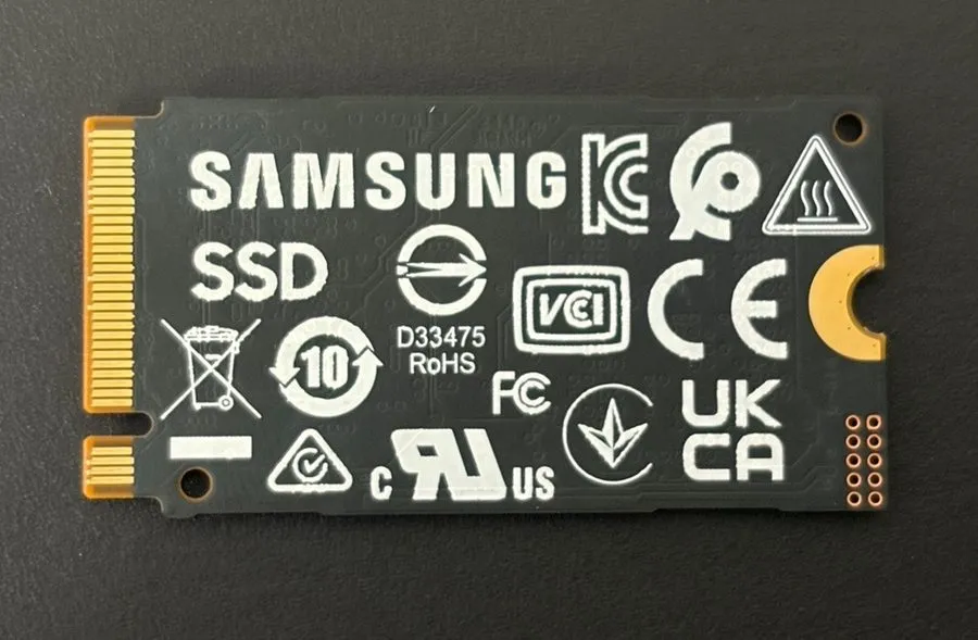 SSD-накопитель Samsung PM9C1B 512GB NVMe PCIe Gen4x4 M.2 2280 SSD Drive