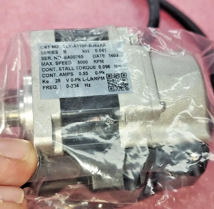 Серводвигатель ALLEN-BRADLEY, TL SERIES, INVERTER DUTY AC SERVO MOTOR, TLY-A110P — фото лота 2