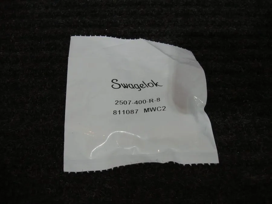 Фитинг SWAGELOK 2507-400-R-8 2507 SUPER DUPLEX 1/4 X 1/2 TUBING ADAPTER FITTING