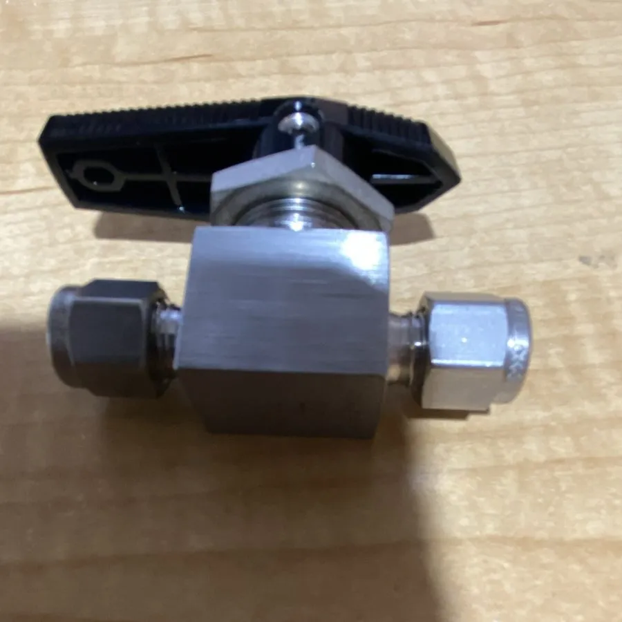 Клапан Swagelok SS-1GS4 Stainless Steel Toggle Valve Box of 3 FNOB