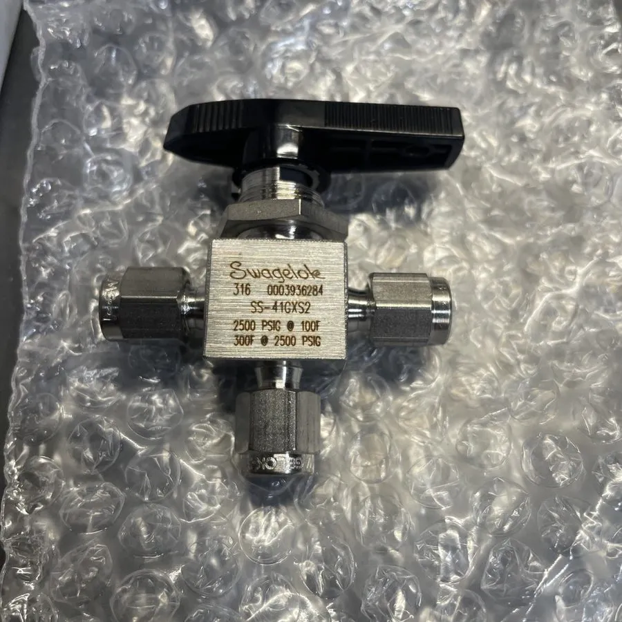 Клапан Swagelok SS-41GXS2 Three way ball valve 1/8 shipping — фото лота 2