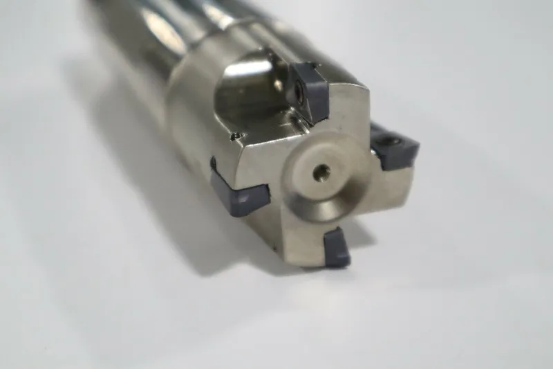 Режущий инструмент NEXUS, 1/2" INDEXABLE ENDMILL W/ APKT 11T316 CARBIDE INSERTS 