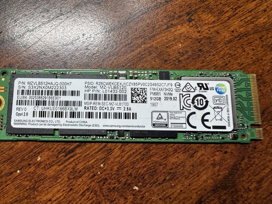SSD-накопитель Samsung PM981 512GB M.2 PCIe NVMe Internal SSD 3400MB/s MZVLB512H