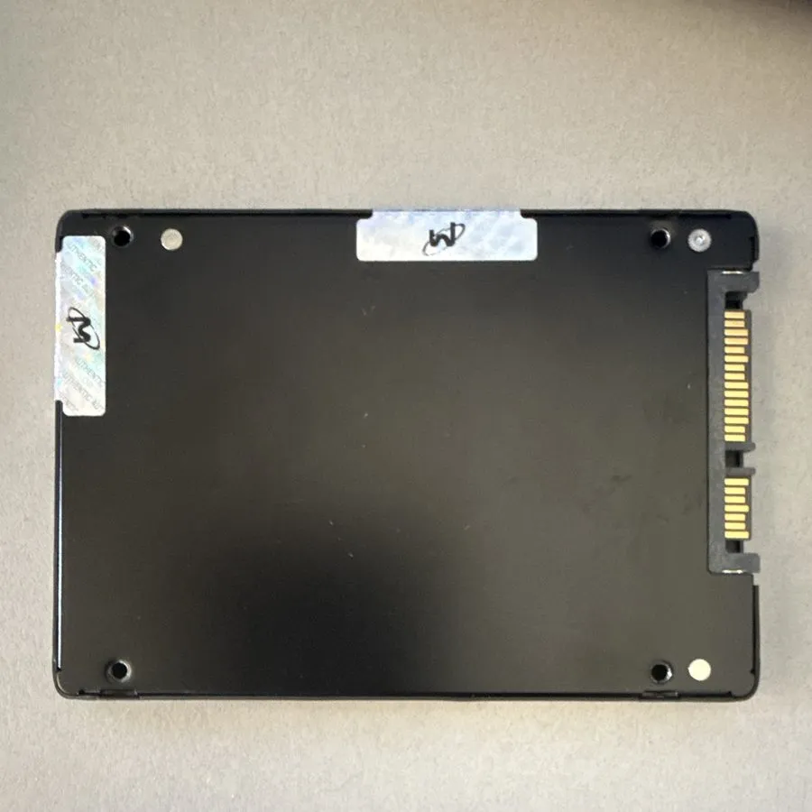 SSD-накопитель Micron 5300 PRO 7.68TB 2.5" SATA 6Gb/s SSD MTFDDAK7T6TDS-1AW1ZABY — фото лота 1