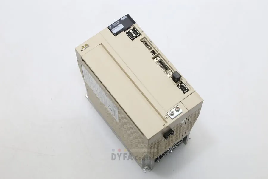 Сервопривод YASKAWA SGDV-180A15A SERVOPACK 2kW DRV-I-532=2I32
