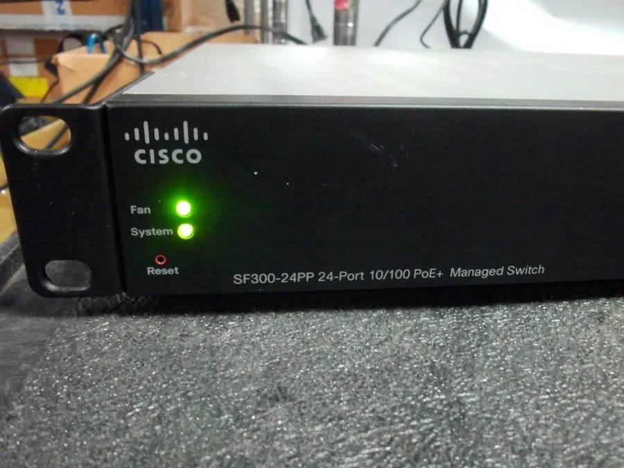 Коммутатор Cisco SF300-24PP 24-port Managed PoE+ Switch (no rackmount brackets)
