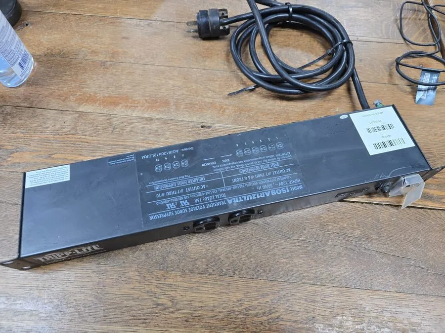 ⚡ TRIPP-LITE 12-Outlet Network Server Surge Protector ISOBAR12ULTRA