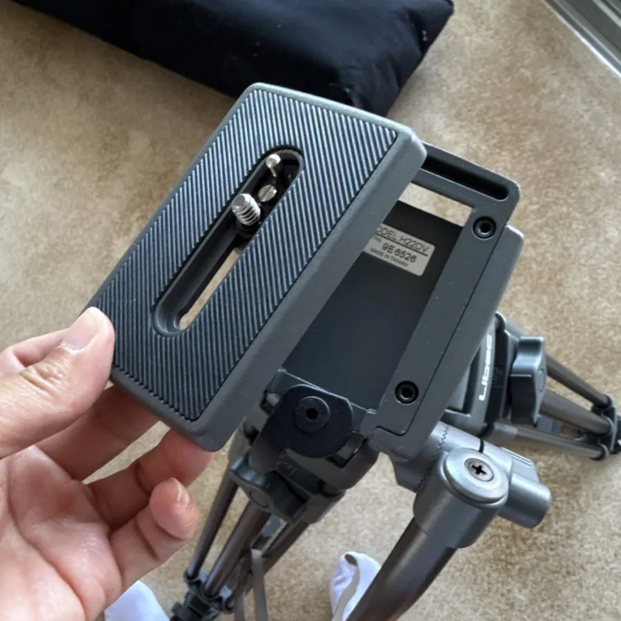 Оборудование видеонаблюдения Libec LILS222A LS-22 Tripod + H220DV Fluid Head w/  — фото лота 2