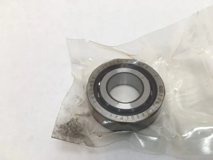 Подшипник NSK 7002CTRDULP4Y Angular Contact Bearing 15mm x 32mm x 9mm (b655)