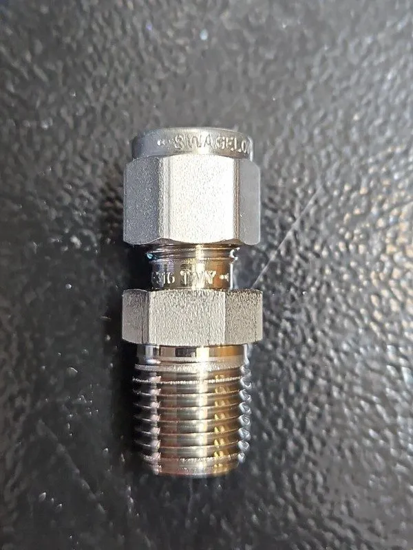 Разъём SWAGELOK SS-400-1-4 SS CONNECTOR FITTING, 1/4" TUBE x 1/4" MNPT MALE