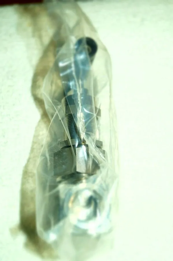 Клапан Swagelok SS-12NBF8-G high-pressure needle valve shipping
