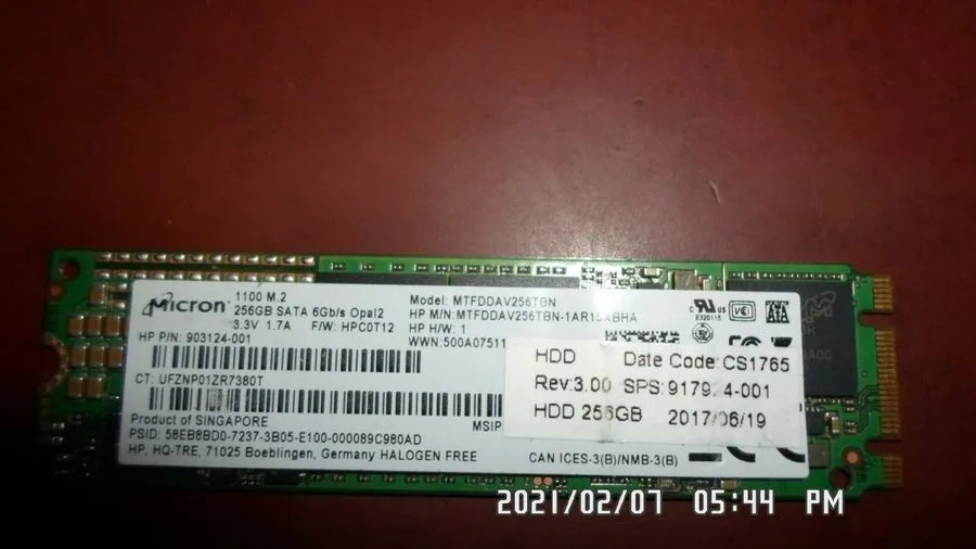 SSD-накопитель HP 926348-001 Micron 1100 M.2 256GB SSD Opal2 Disque Dur MTFDDAV2