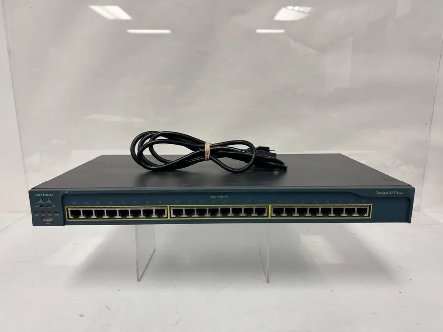 Коммутатор Cisco Catalyst 2950 Series (WS-C2950-24) External Switch w/ 24 Ports