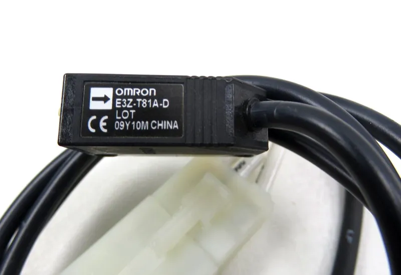 Фотоэлектрический датчик OMRON E3Z-T81A-D PHOTOELECTRIC SENSOR PNP LED PRE-WIRED