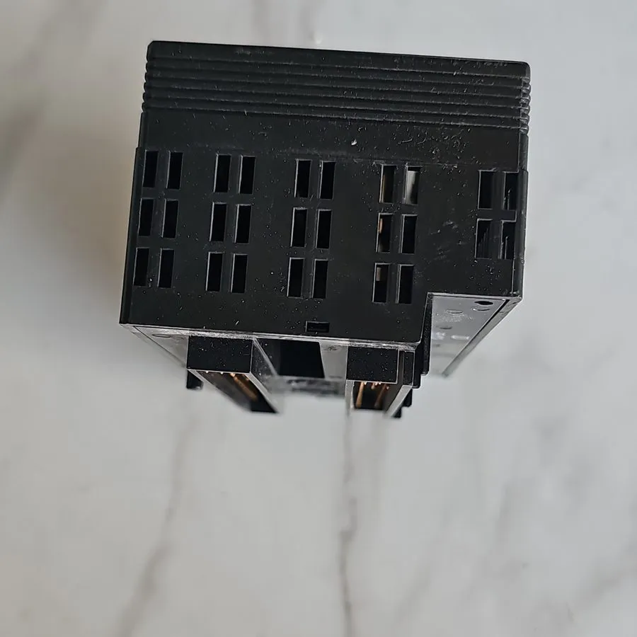 Модуль GE Fanuc VersaMax PLC Analog Input Volt/Curr Module 12Bit 8CH IC200ALG260 — фото лота 2