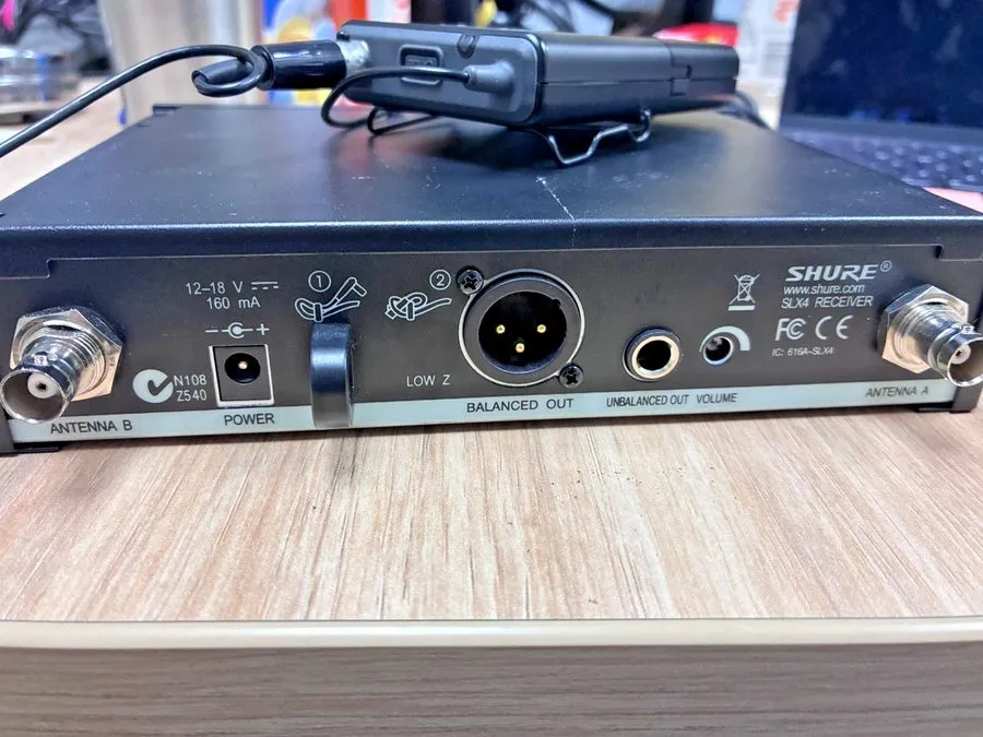 Радиосистема SHURE SLX4/SLX1 WIRELESS MICROPHONE RECIEVER — фото лота 2