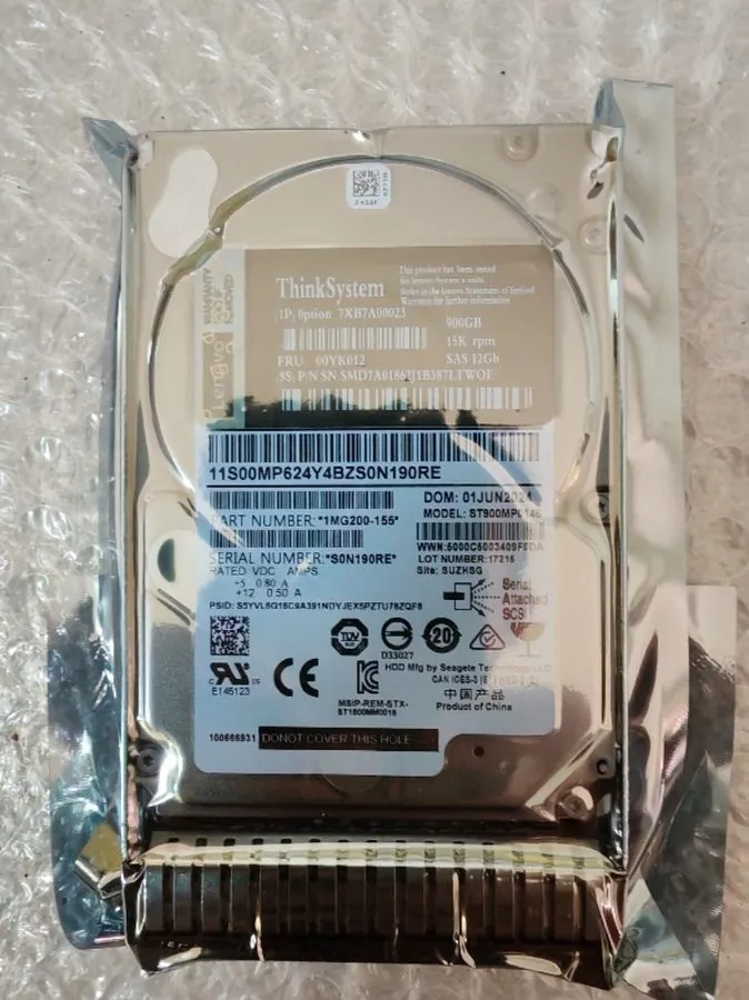 Жёсткий диск Lenovo 00YK012 7XB7A00023 2.5 " 900GB 15K SAS 12G HDD HARD DRIVE