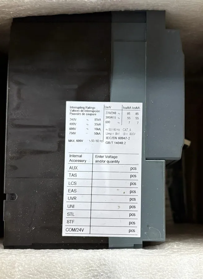 Автоматический выключатель Siemens 3VA5210-5EC31-0AA0 Bolt-On Circuit Breaker 10 — фото лота 1