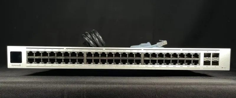 Коммутатор Ubiquiti UniFi USW-Enterprise-48-PoE 48-Port 2.5GbE 720W PoE+ Switch