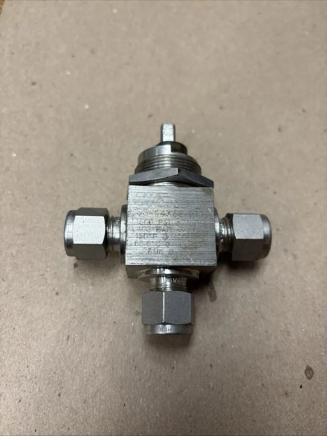 Клапан Whitey SS-44XS6 -BKB Stainless Steel 3-Way Ball Valve