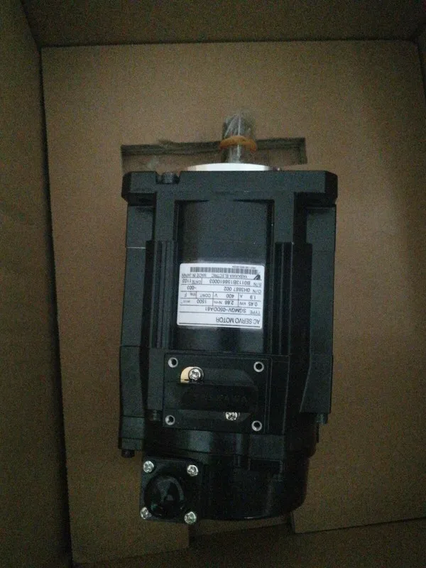 Серводвигатель YASKAWA Servo Motor SGMGV-05DDW-YG13