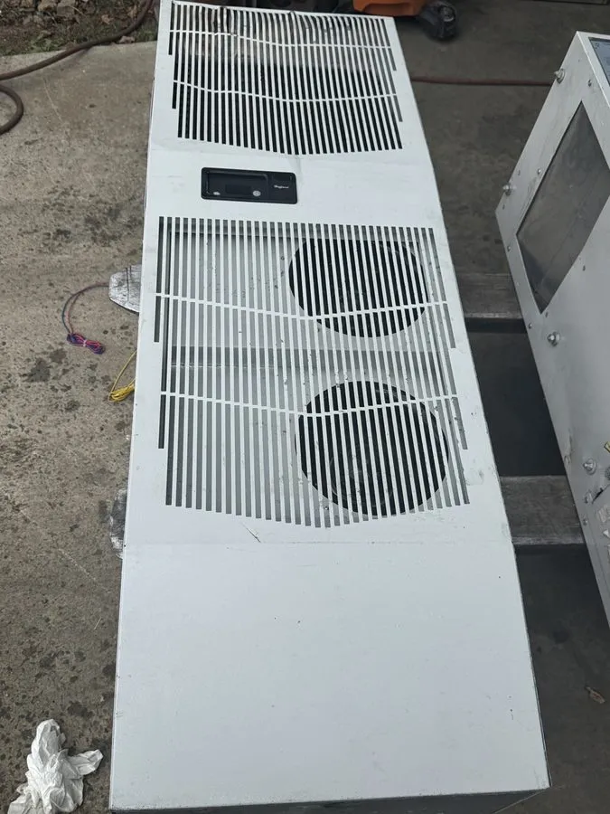Монтажный шкаф Hoffman G521226G050 Enclosure Cooling Unit Damaged In Shipping — фото лота 1