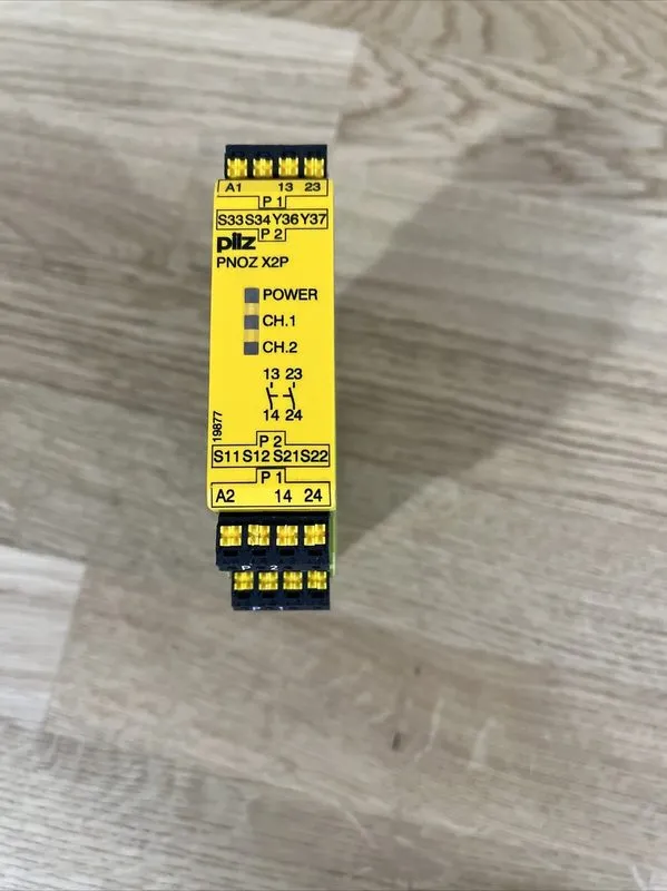 Реле безопасности Pilz safety relay PNOZ X2.8P 24VACDC 777301 — фото лота 1
