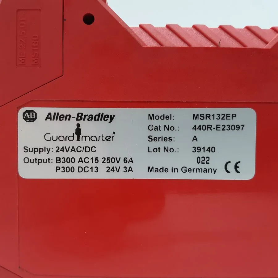 Реле безопасности Allen-Bradley 440R-E23097 Guardmaster Safety Relay