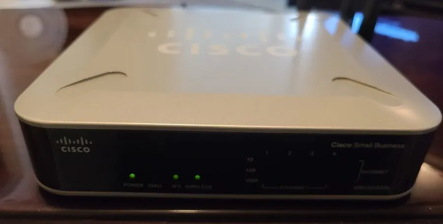 Маршрутизатор Cisco WRVS4400N 4-Port Gigabit Wireless N Router Business Series L