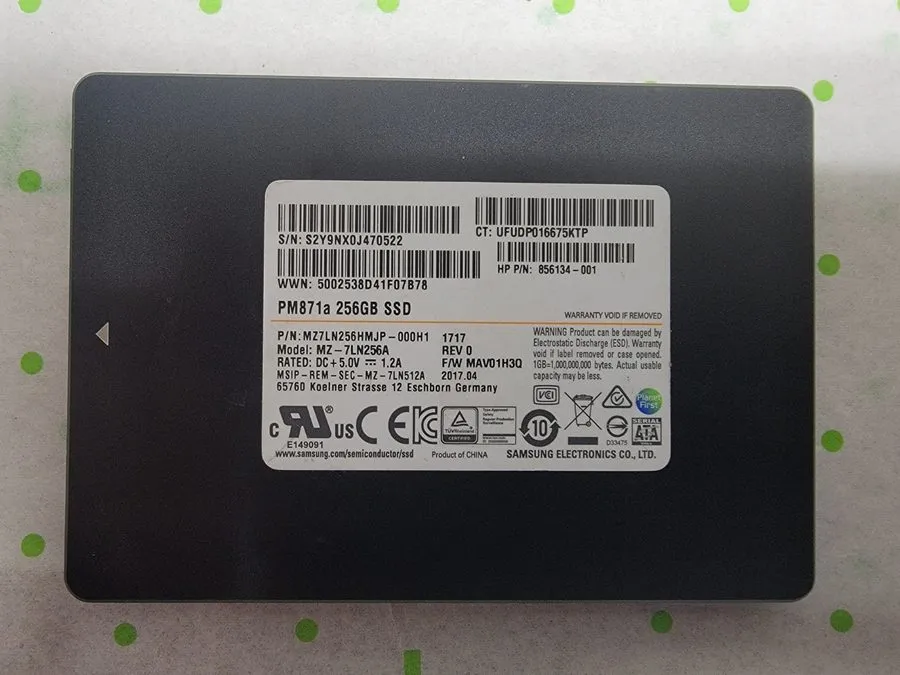 SSD-накопитель 256GB Samsung PM871a SATA 6.0Gbps SSD 2.5" MZ7LN256HMJP-00000 MZ-