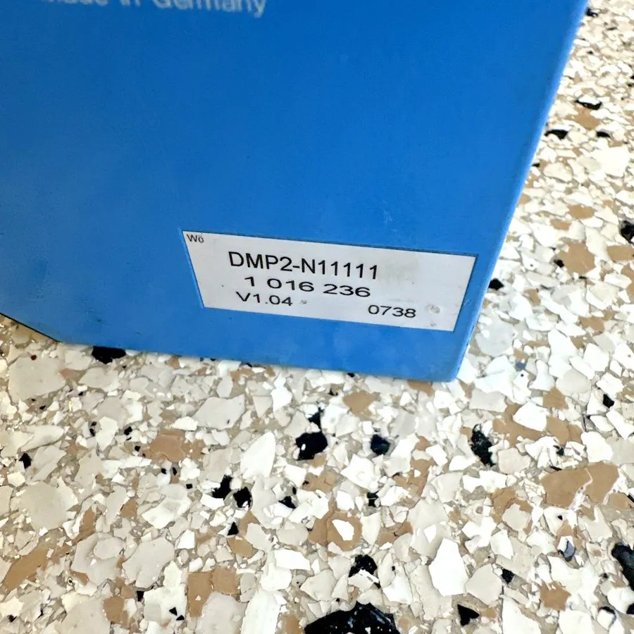 Фотоэлектрический датчик Sick DMP2-N11111 Laser Photoelectric Distance Sensor — фото лота 1