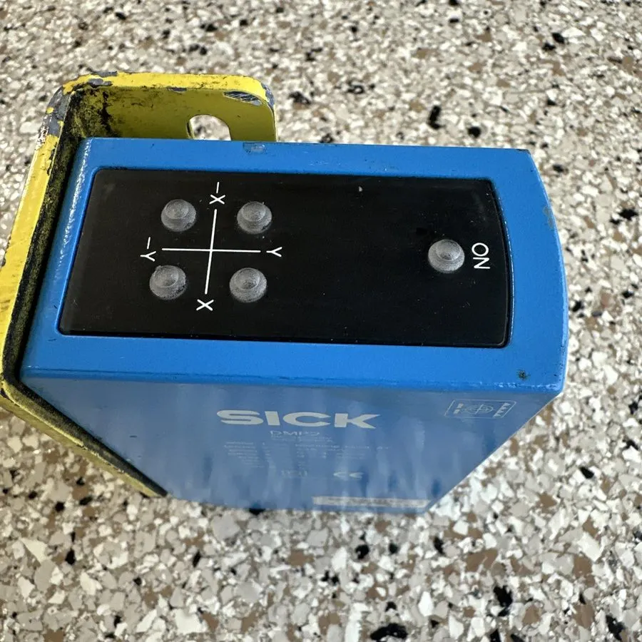 Фотоэлектрический датчик Sick DMP2-N11111 Laser Photoelectric Distance Sensor — фото лота 2